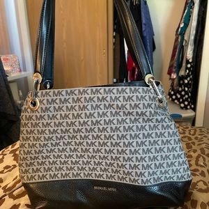 Michael Kors Purse without Tags. Like new condition
